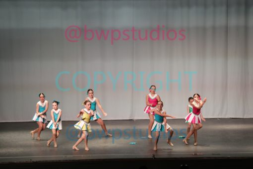 STUDIO1 12 Song Dance